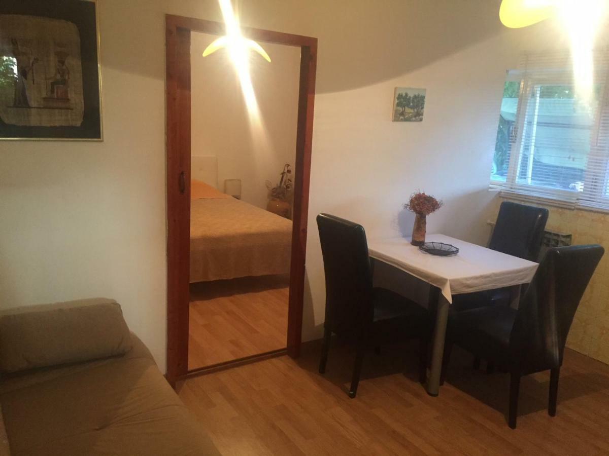 Tea1 Apartment พูลา ภายนอก รูปภาพ