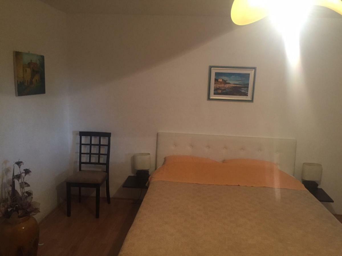 Tea1 Apartment พูลา ภายนอก รูปภาพ