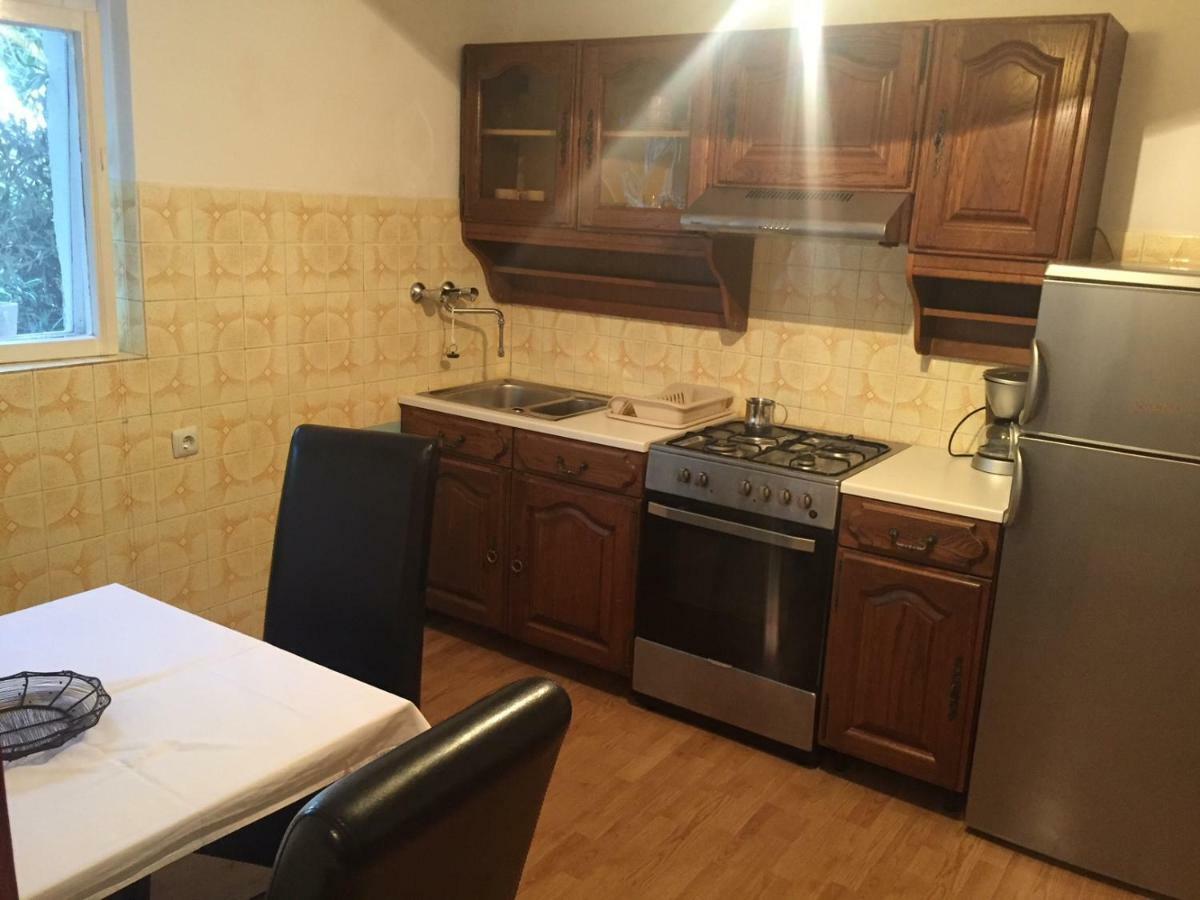 Tea1 Apartment พูลา ภายนอก รูปภาพ